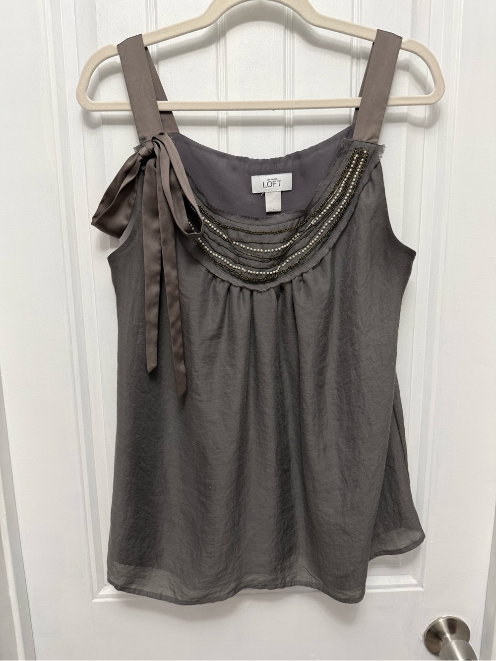 Ann Taylor Loft Size Large Gray Tank Ruffle Strap/Bow Beaded Accent (46-11)
